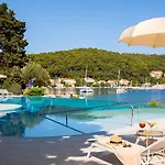 Aminess Vival Port9 Medvinjak
