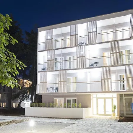 Aminess Vival Port9 4* Medvinjak