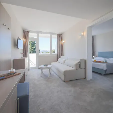 Hotel Aminess Vival Port9