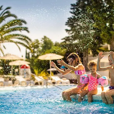 Hotel Aminess Vival Port9