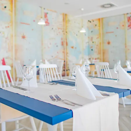 Aminess Vival Port9 4*