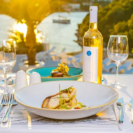 Aminess Vival Port9 Medvinjak