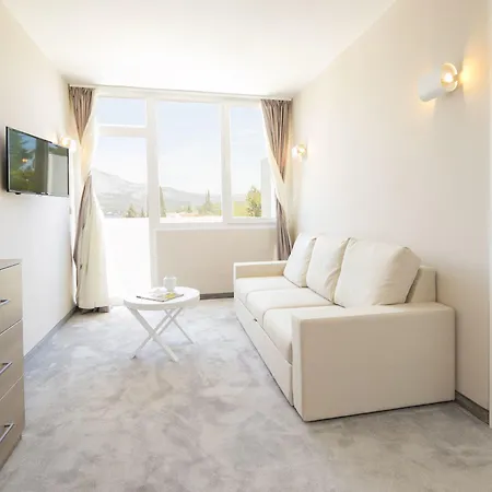 Hotel Aminess Vival Port9