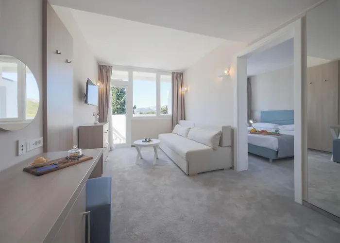 Hotel Aminess Vival Port9