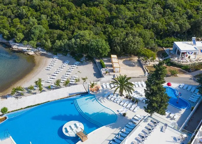 Aminess Vival Port9 4* Medvinjak